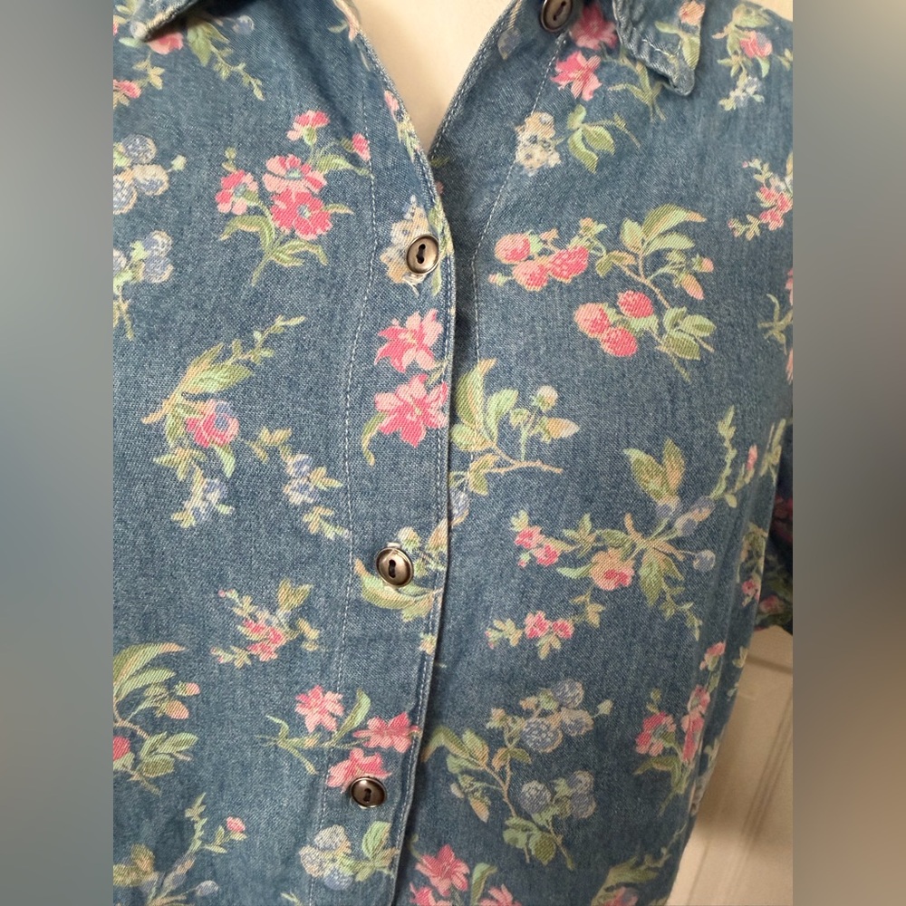 Classic Elements Vintage Button Down Denim Floral… - image 2